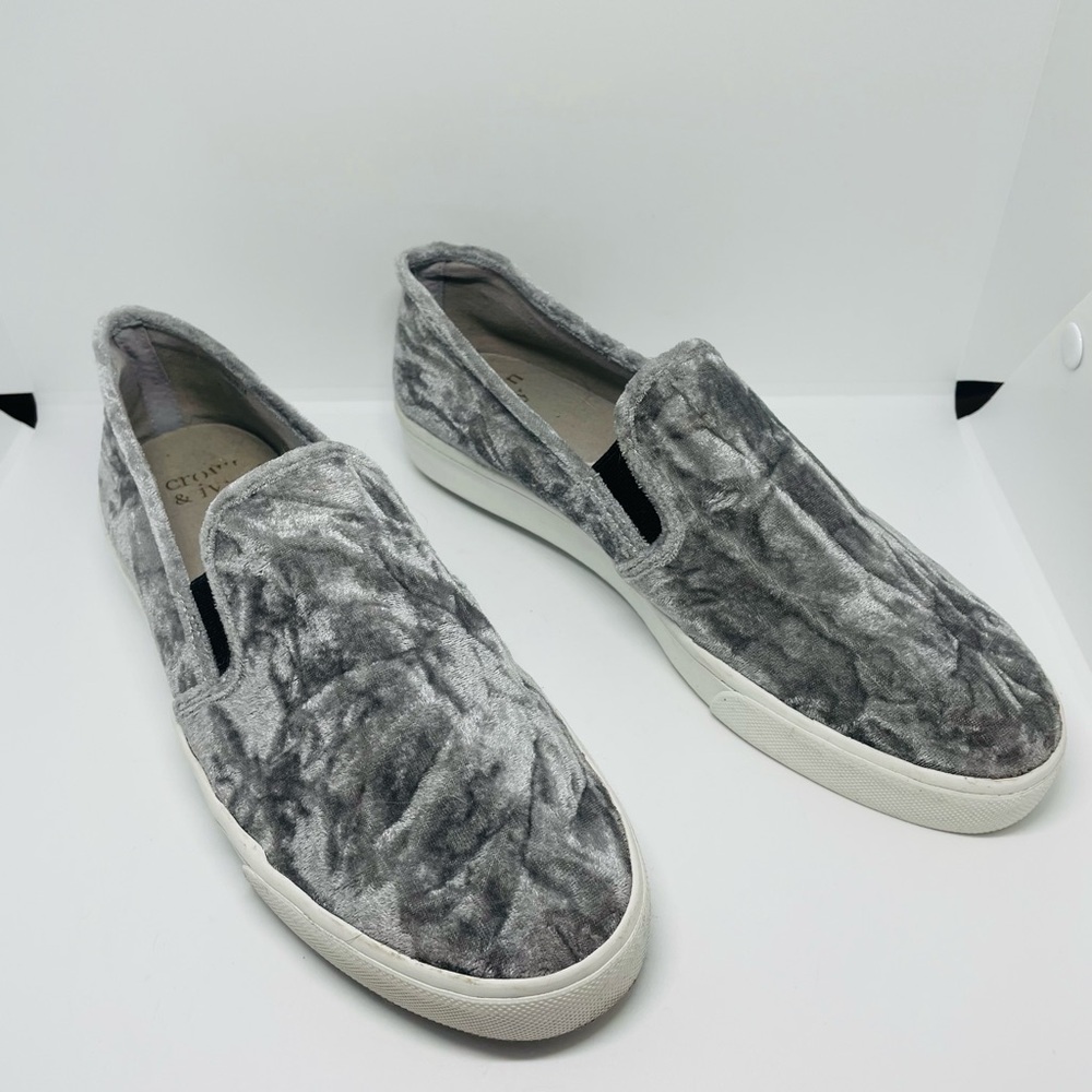 Crown & Ivy‎ Suzelle Gray Velvet Slip On Fashion Sneakers Women’s Size 10 - Picture 2 of 7